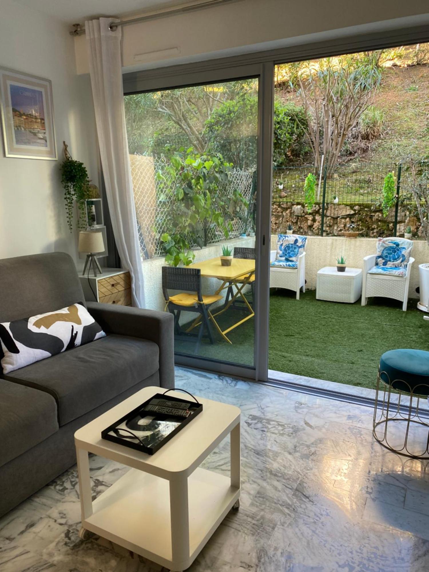 Charmant Studio Apartment *